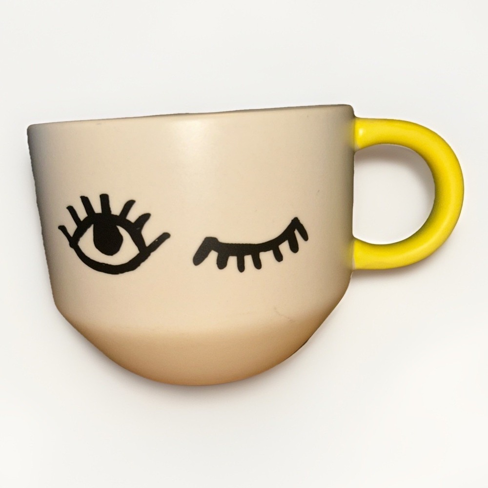 Starbucks 2017 Eyelash / Eye Wink White Yellow Coffee Mug 14oz. Pre-Owned